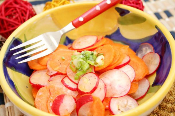 insalata di carote e ravanelli