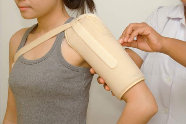 esercizi riabilitazione spalla
