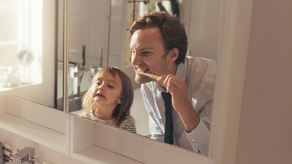 Adottare piccoli atteggiamenti con costanza e dedizione: lavare i denti dopo ogni pasto, scegliere il giusto spazzolino e il giusto dentifricio, effettuare visite periodiche, curare l'alimentazione