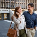 Coppia si reca in ospedale per svolgere l'esame ecocolordoppler TSA