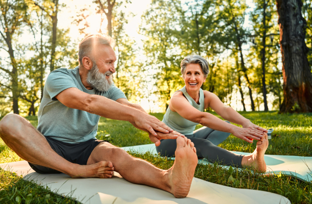 Coppia che svolge uno stile di vita sano per prevenire pancreatite