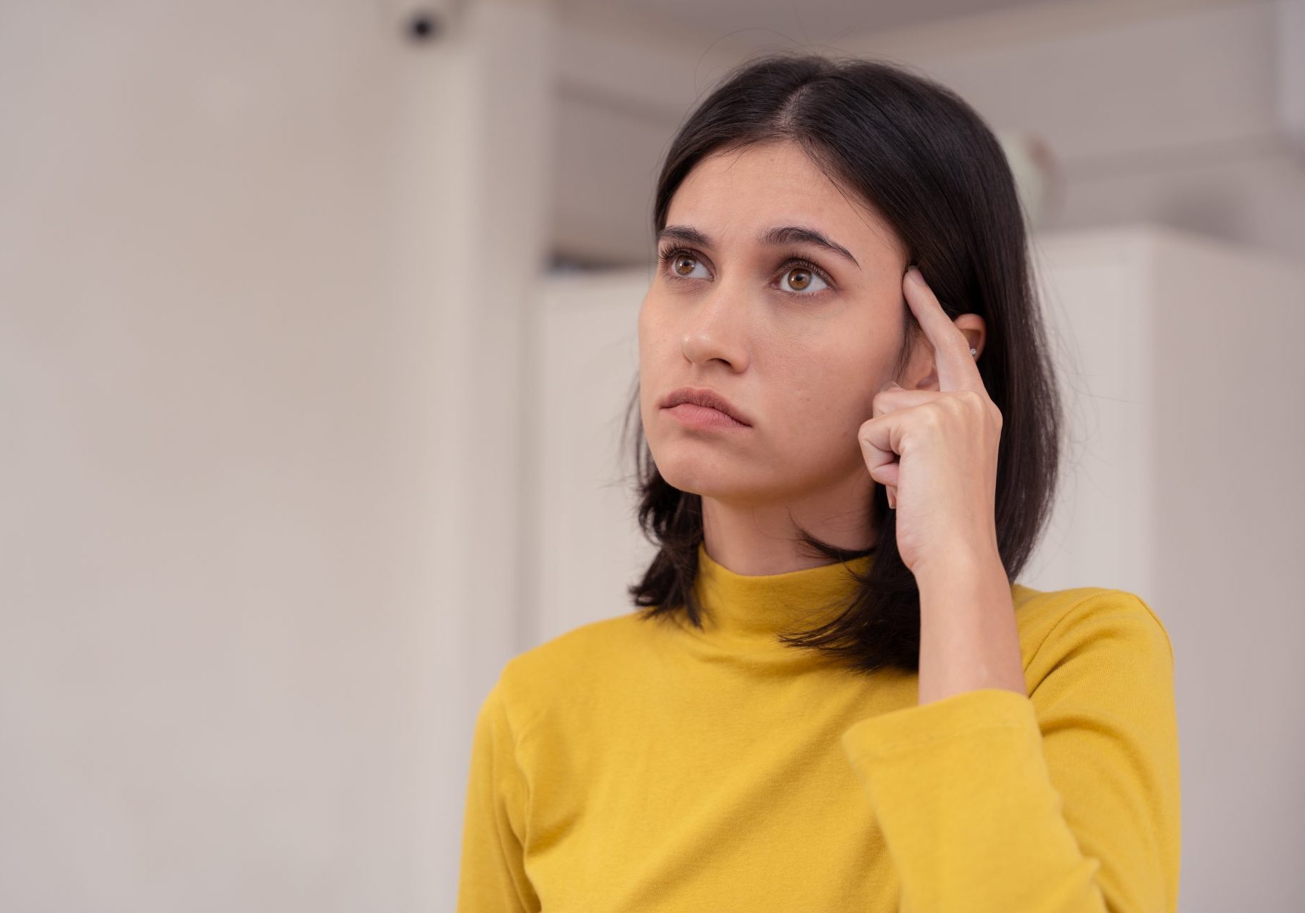giovane donna con perdita di memoria