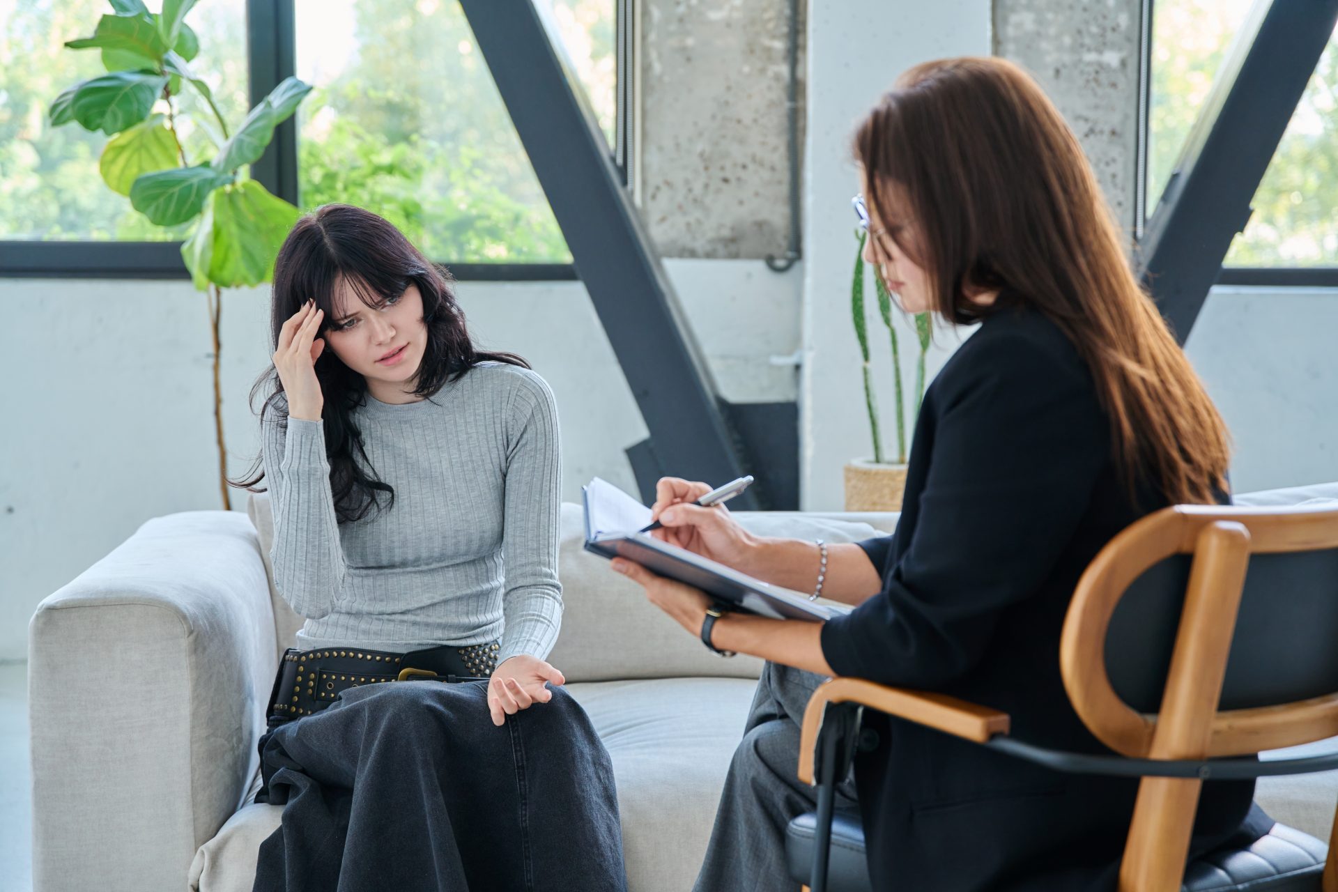 donna in seduta con psicoterapeuta