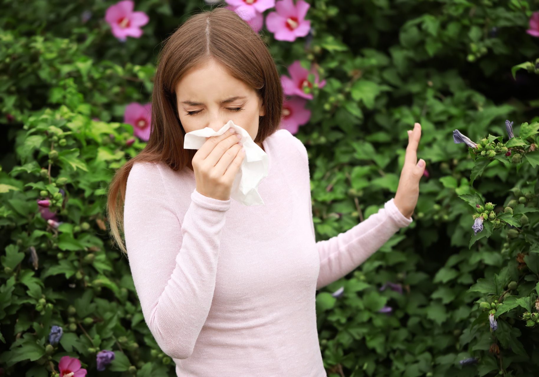 donna con allergia primaverile