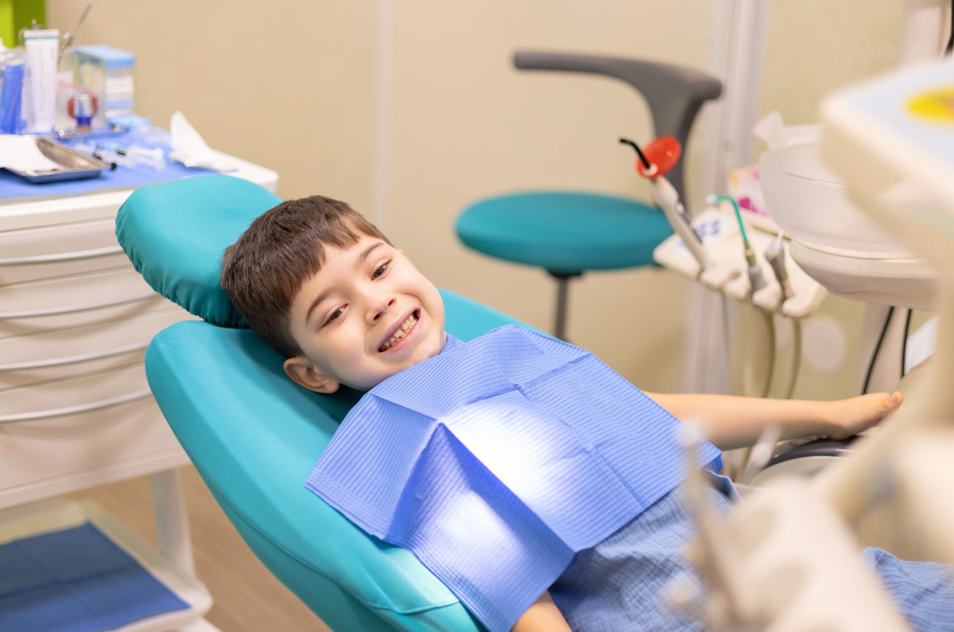 bambino durante visite dentistica